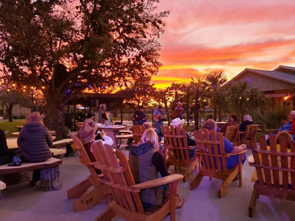 Flying L Ranch Resort & Golf Course Bandera Exterior foto