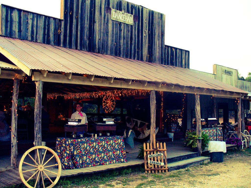 Flying L Ranch Resort & Golf Course Bandera Exterior foto
